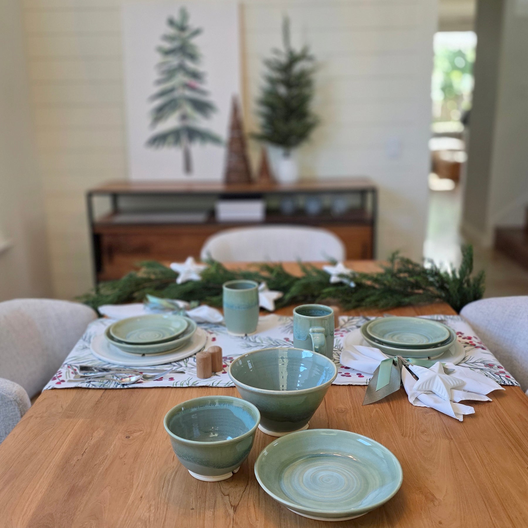 files/2025_Vashon_Plates_HolidayTablePine.jpg